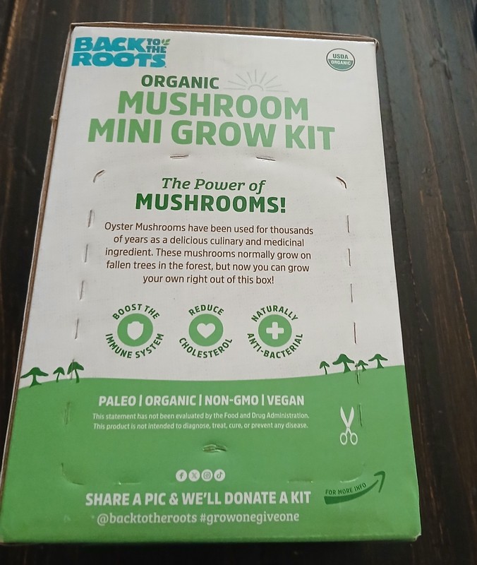 Back To The Roots Organic Mushroom Farm Grow Kit (11006) gallery